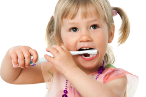 Kind mit Zahnbürste